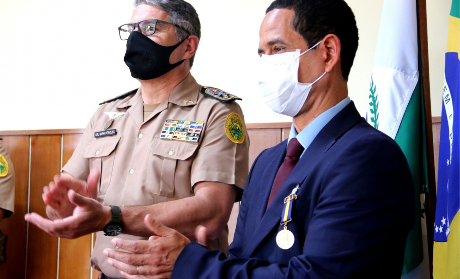 Secretário da Segurança Pública recebe medalha no aniversário de 166 anos da Polícia Militar do Paraná