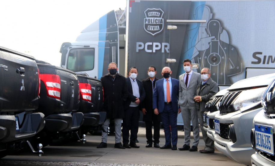 Polícia Civil recebe caminhão de treinamento de tiros e mais de 100 viaturas
