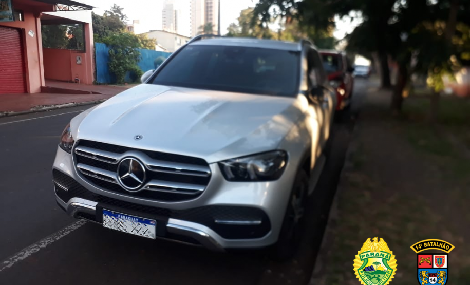 No Oeste do estado, PM prende dupla e recupera R$ 30 mil em joias e um veículo após denúncias