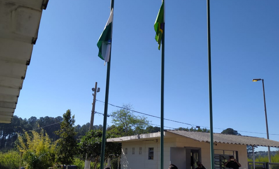 Presos de Piraquara executam Hino Nacional em comemoração aos 198 anos da Independência do Brasil.