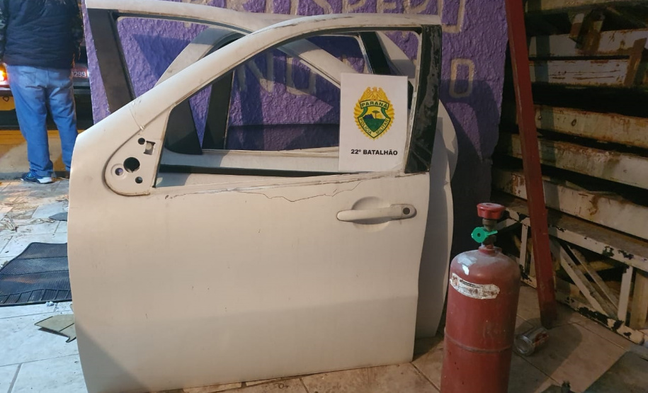 Rastreador de carro furtado leva policiais militares a local do esconderijo em Colombo (PR), na RMC