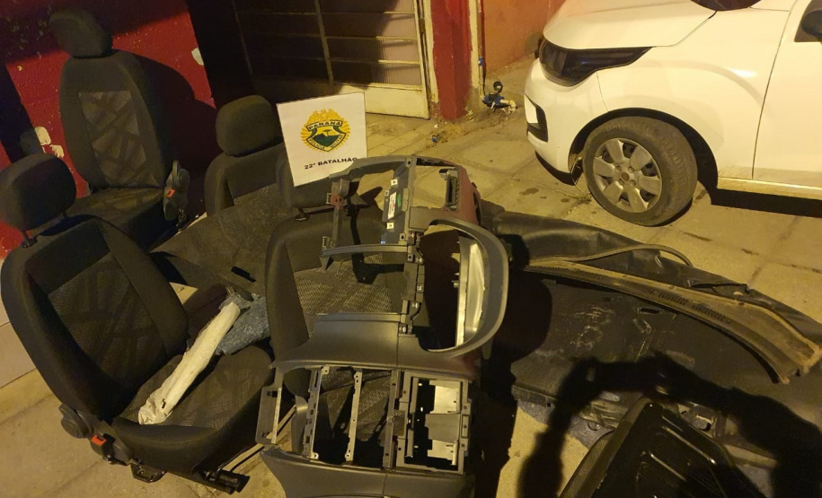 Rastreador de carro furtado leva policiais militares a local do esconderijo em Colombo (PR), na RMC