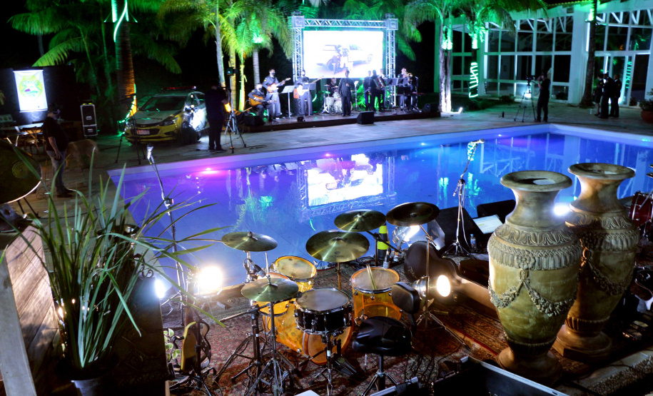 Live Sertaneja Solidária leva diversão e solidariedade para a população de Umuarama e região