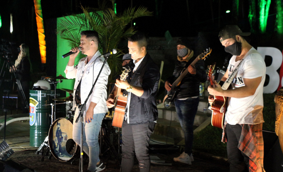 Live Sertaneja Solidária leva diversão e solidariedade para a população de Umuarama e região