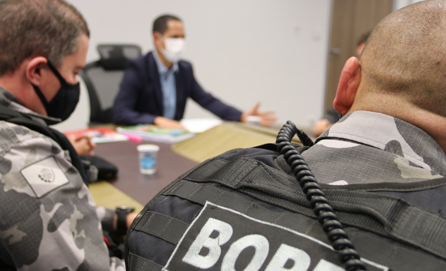 Assinatura de termo entre SESP, BOPE e prefeitura de Piraquara