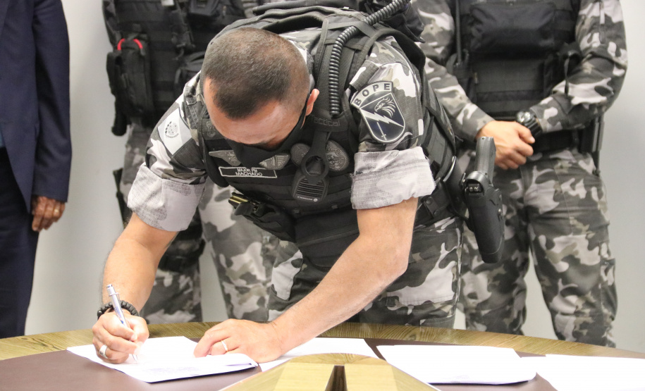 Assinatura de termo entre SESP, BOPE e prefeitura de Piraquara