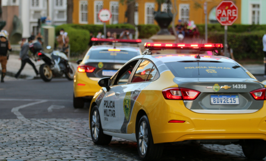Inédito desfile motorizado da PM passa por cartões-postais da capital em alusão aos 166 anos da Corporação