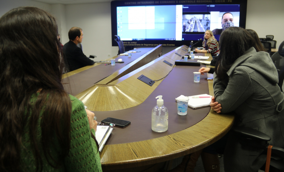 Reunião discute próximos passos do programa de atenção psicossocial para policiais e agentes da SESP