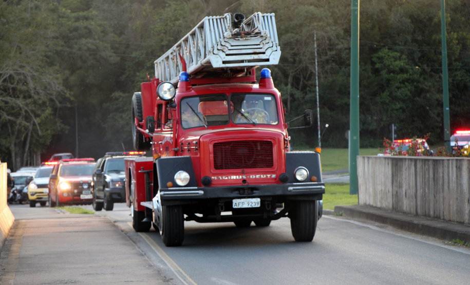 Inédito desfile motorizado da PM passa por cartões-postais da capital em alusão aos 166 anos da Corporação