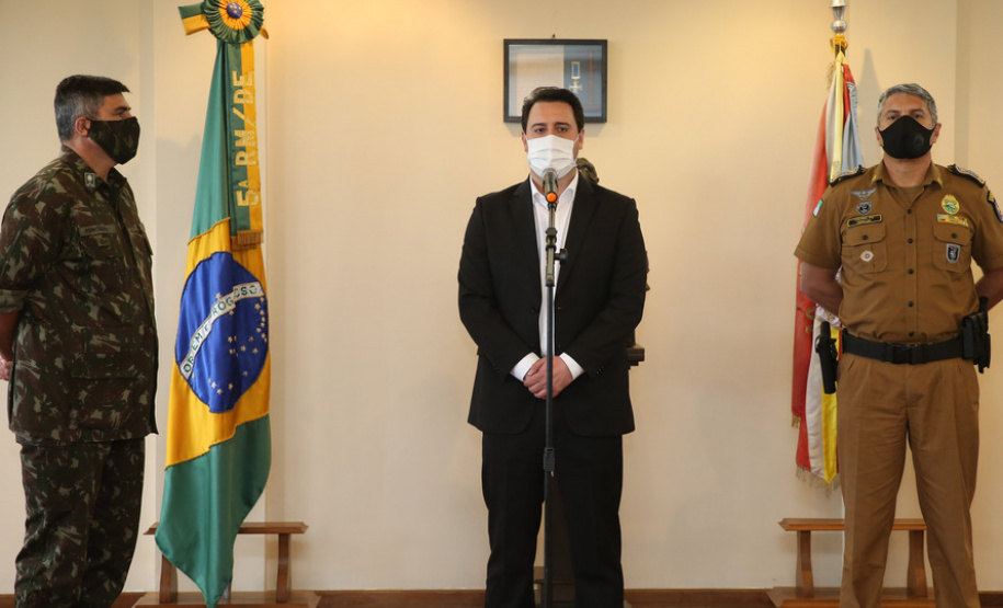 ​Paraná recebe 100 fuzis do Exército para reforçar segurança pública
