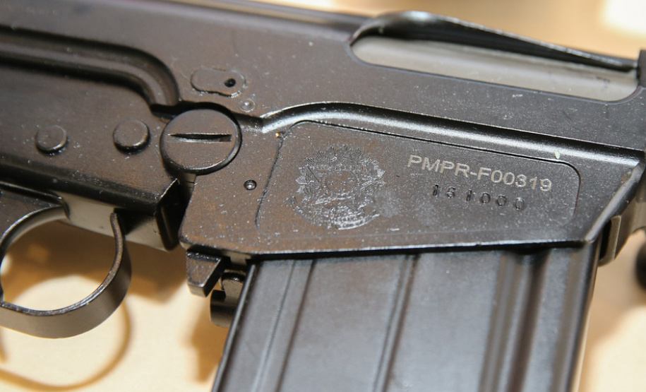 ​Paraná recebe 100 fuzis do Exército para reforçar segurança pública