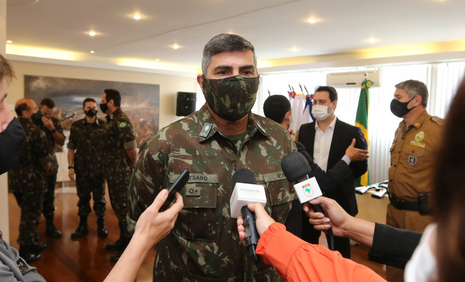 ​Paraná recebe 100 fuzis do Exército para reforçar segurança pública