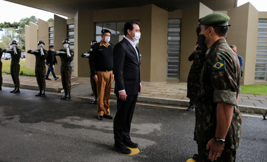 ​Paraná recebe 100 fuzis do Exército para reforçar segurança pública