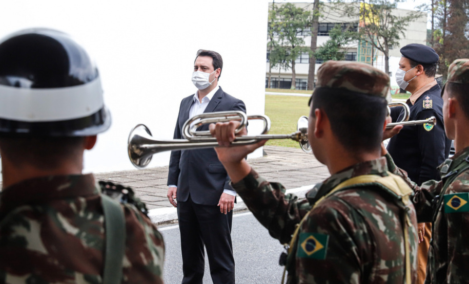 ​Paraná recebe 100 fuzis do Exército para reforçar segurança pública