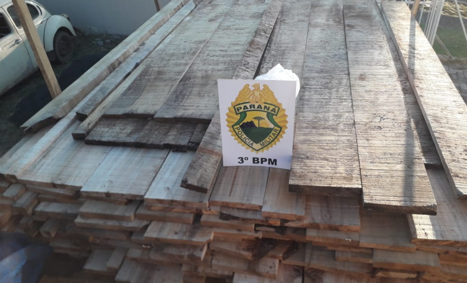 No Sudoeste do estado, PM apreende madeira sem licença ambiental após denúncia anônima