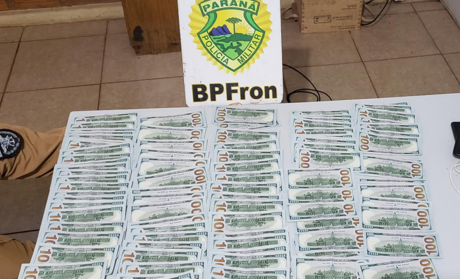 Operação Hórus: BPFron apreende U$ 11 mil dólares e carro carregado com 750 pacotes de cigarros contrabandeados