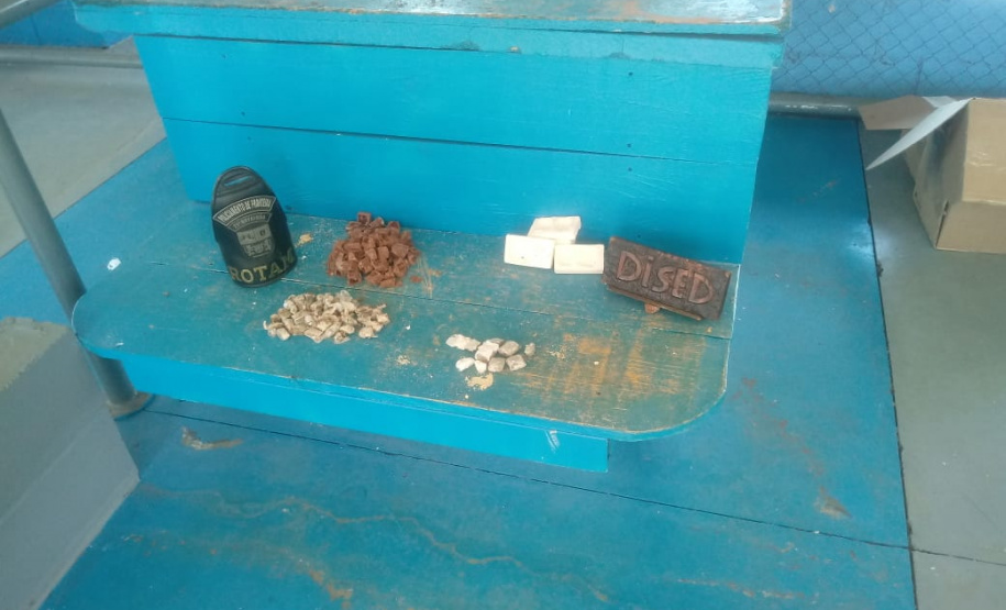 PFB e PM apreendem droga em encomendas enviadas a preso por Sedex