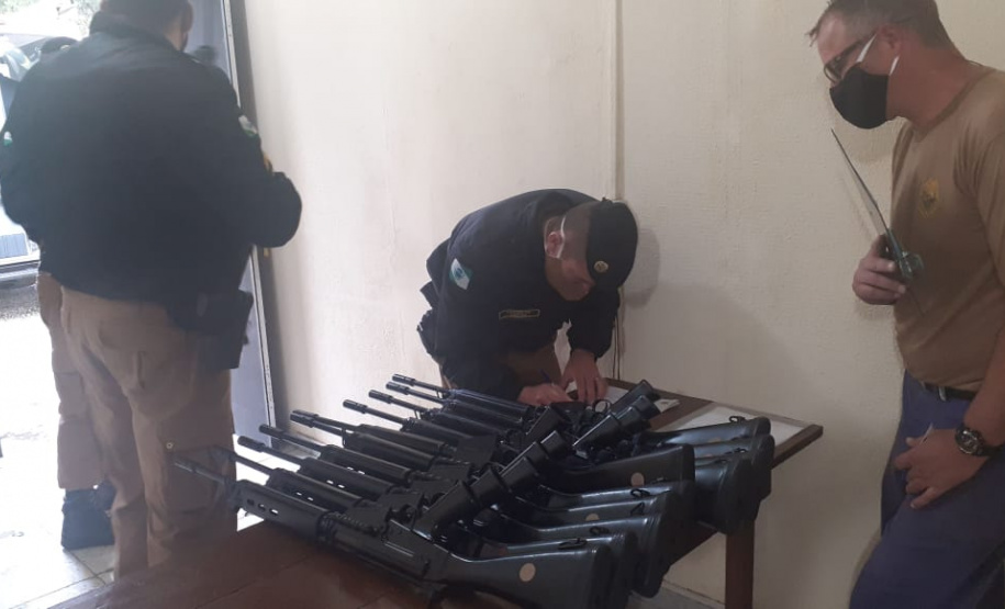 Fuzis doados pelo Exército reforçam equipes do Batalhão de Guarda da PM