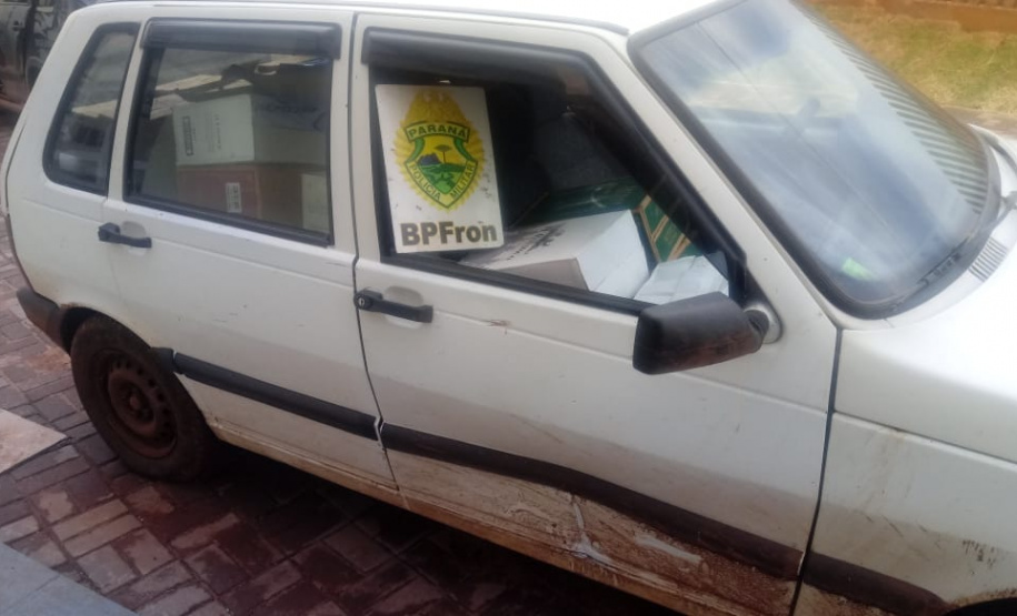 Carro carregado com 330 garrafas de vinho é apreendido pelo BPFron no sudoeste do Paraná
