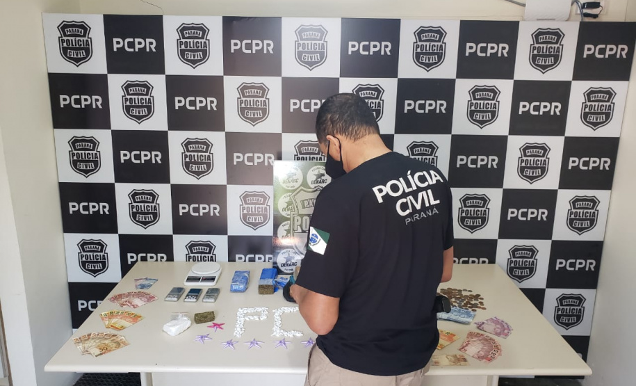 Polícia Civil deflagra operação contra o tráfico de drogas e prende cinco pessoas em Curitiba