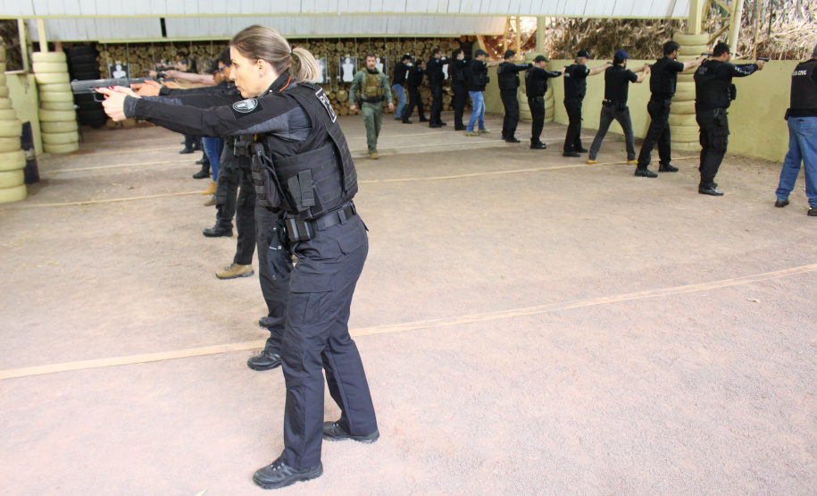 Polícia Civil promove curso de atualização de armamento e tiro em Cascavel