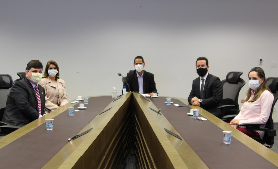 Secretário coronel Marinho recebe representantes do Corpo Consular do Paraná