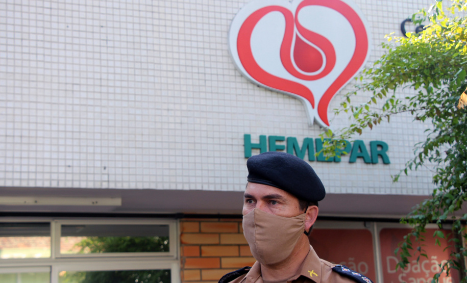 Cadetes da Polícia Militar doam sangue no Hemepar de Curitiba