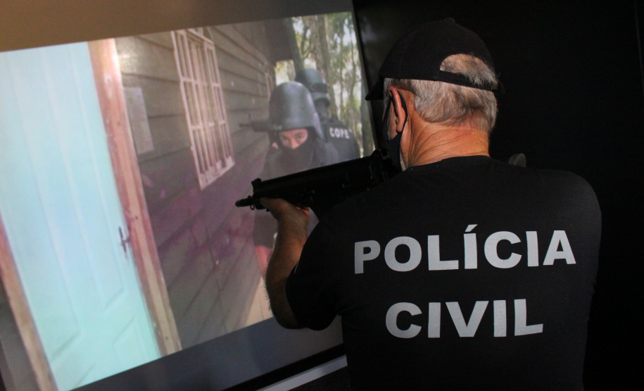 Polícia Civil promove curso de atualização de armamento e tiro em Cascavel