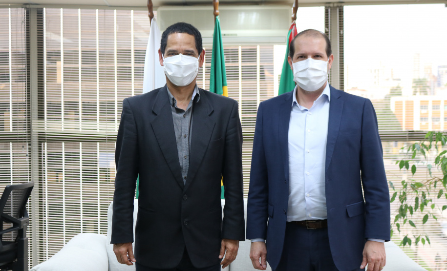 Secretário da Segurança, coronel Marinho, recebe secretário da Administração, Marcel Micheletto