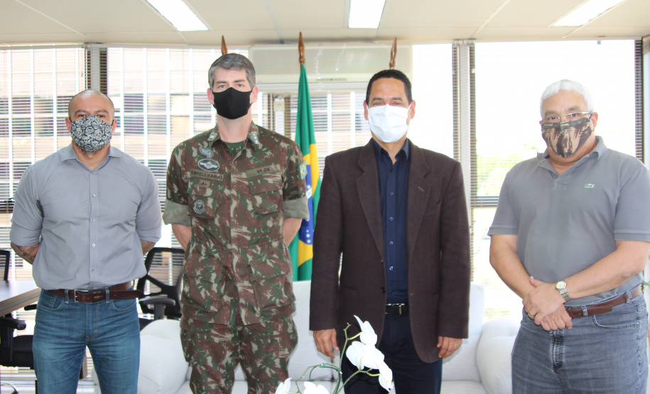Secretário coronel Marinho recebe visita do Exército Brasileiro