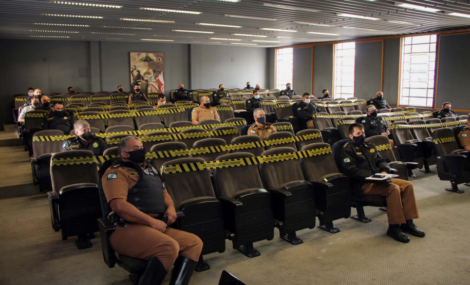 Comandantes de unidades de Curitiba recebem instrução sobre atendimento de ocorrências de violência doméstica
