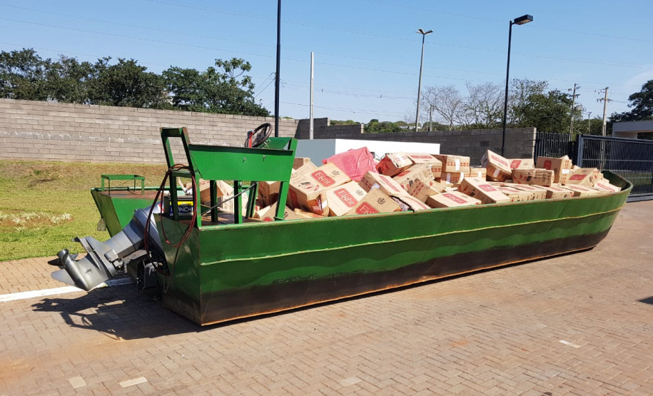 Operação Hórus apreende dois barcos lotados de cigarros paraguaios no Lago Itaipu e causa prejuízo de R$ 3,5 milhões ao contrabando