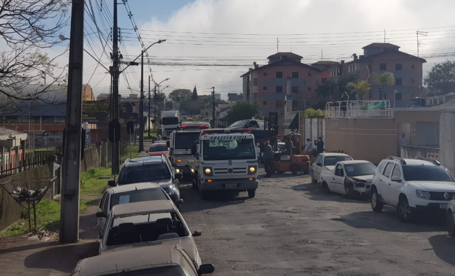 Quase 140 veículos são retirados do pátio da Delegacia de Campo Largo