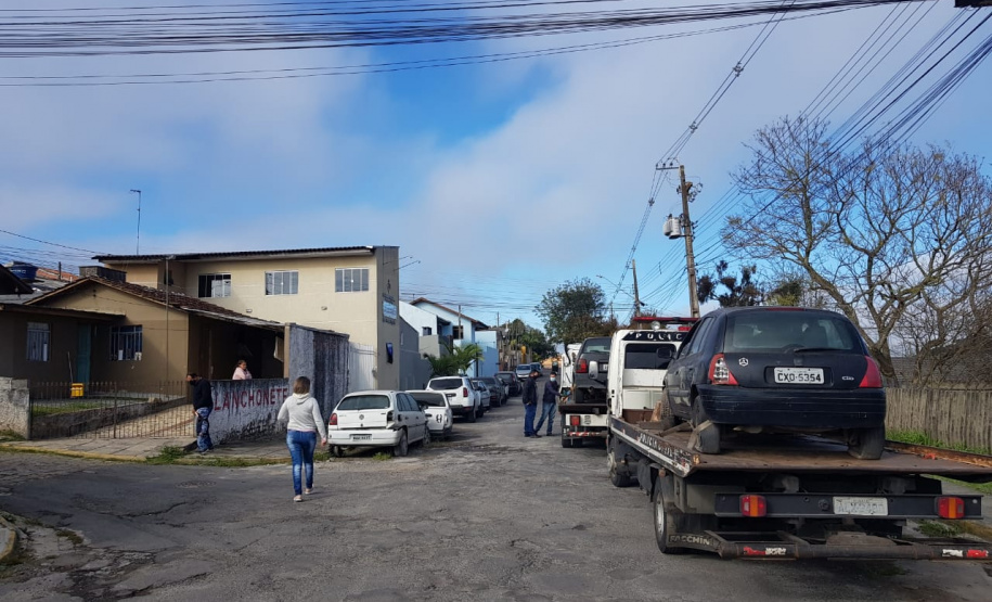 Quase 140 veículos são retirados do pátio da Delegacia de Campo Largo