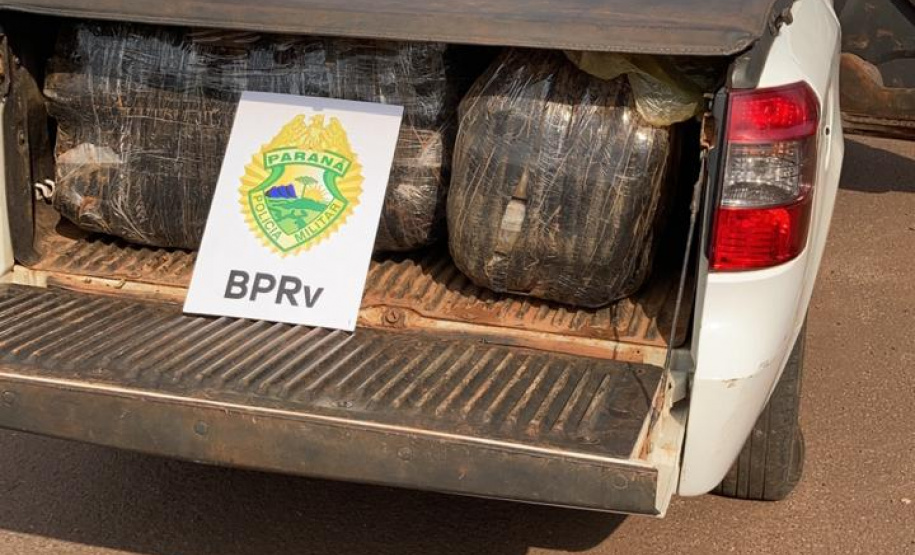 Carro furtado em Joinville (SC) é apreendido pelo BPRv com mais de 100 quilos de Skunk no Oeste do Paraná