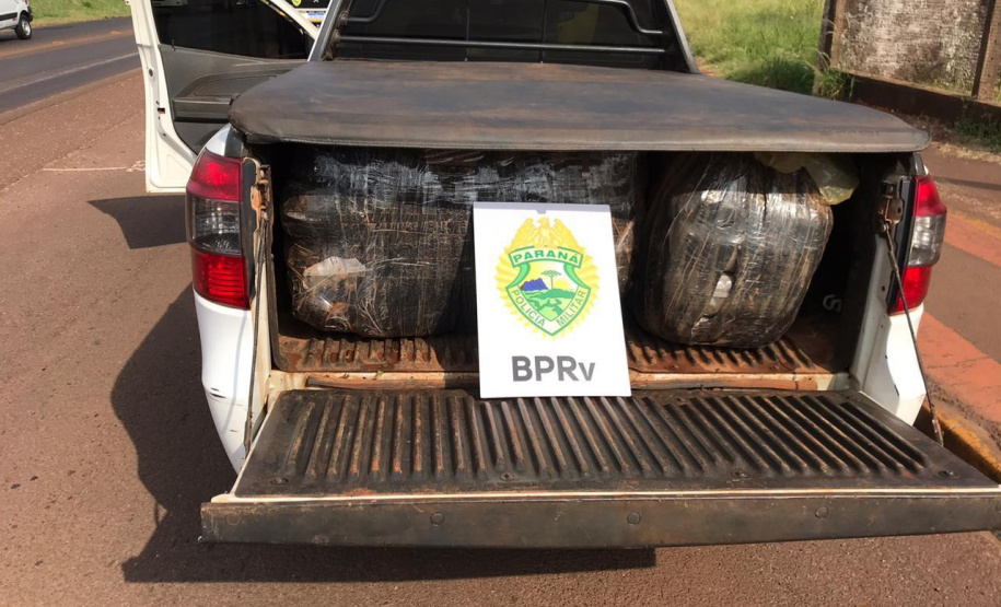 Carro furtado em Joinville (SC) é apreendido pelo BPRv com mais de 100 quilos de Skunk no Oeste do Paraná