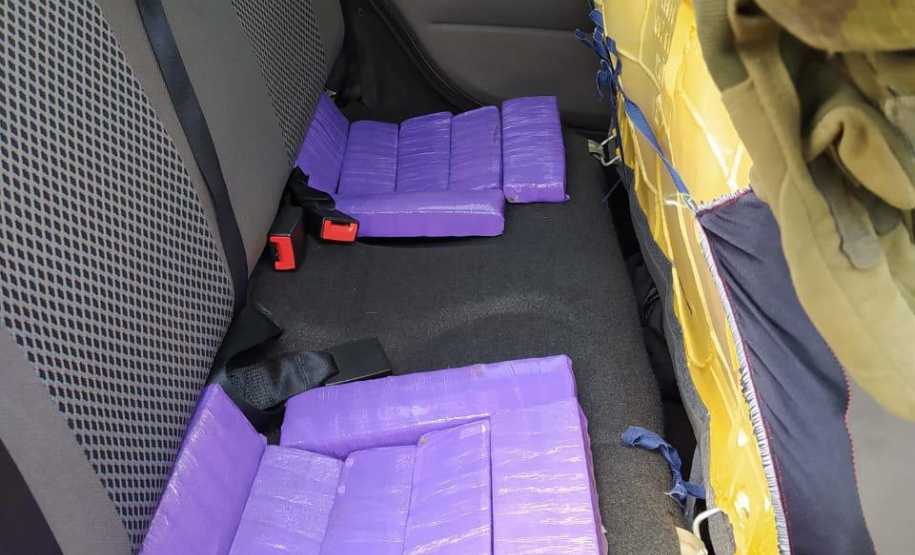 Após denúncia, BPFron e Exército Brasileiro apreendem 20 tabletes de maconha e pacote de murruga no Oeste do estado