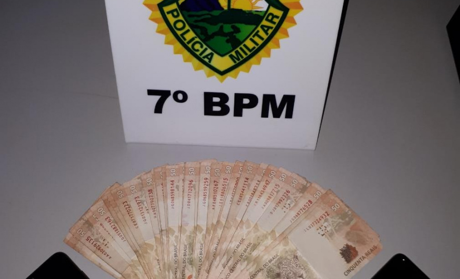 Caminhão carregado com 400 mil maços de cigarros é apreendido pela PM no Noroeste do estado