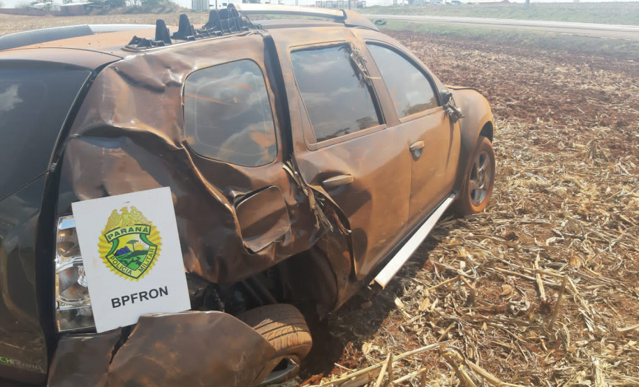 Carro capota com 1,6 mil pacotes de cigarros contrabandeados em Marechal Cândido Rondon