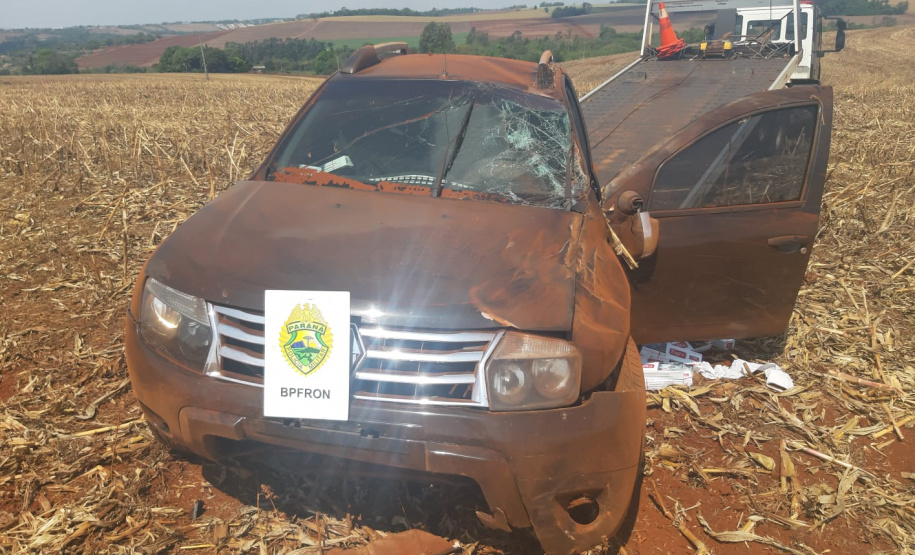 Carro capota com 1,6 mil pacotes de cigarros contrabandeados em Marechal Cândido Rondon