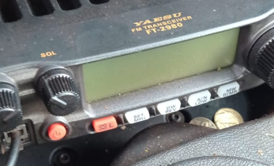 BPRv apreende dois veículos equipados com rádio transmissores no Oeste do estado