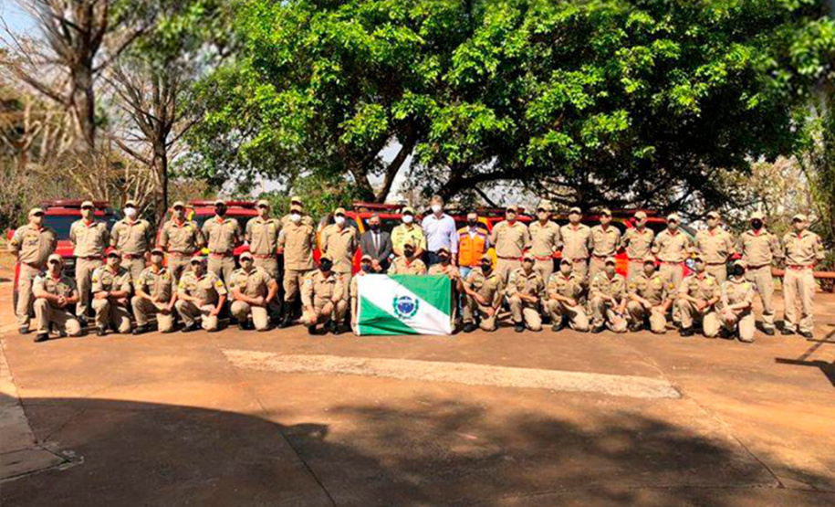 Bombeiros do Paraná completam dez dias de combate a incêndios no Pantanal