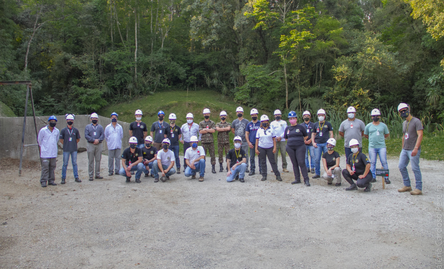 Servidores da Policia Científica concluem formação de reconhecimento e manejo de bombas e explosivos