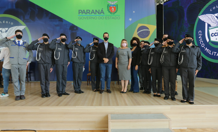Paraná terá 215 colégios cívico-militares, maior programa do Brasil