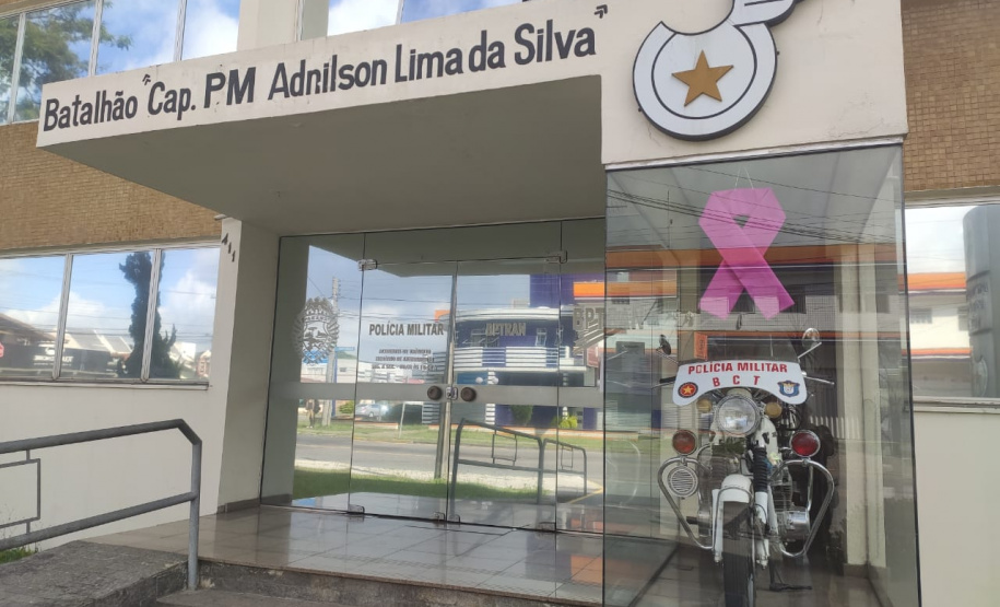 Com apoio de clínica de massoterapia, BPTran sorteia sessões para policiais femininas no mês da campanha Outubro Rosa