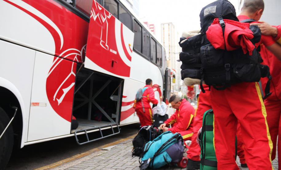 Paraná envia nova equipe de bombeiros para o Pantanal