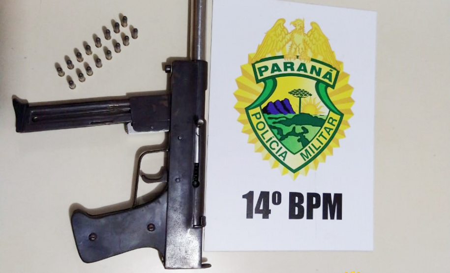 No Oeste do estado, PM prende cinco pessoas e apreende arma de fogo, munições e drogas