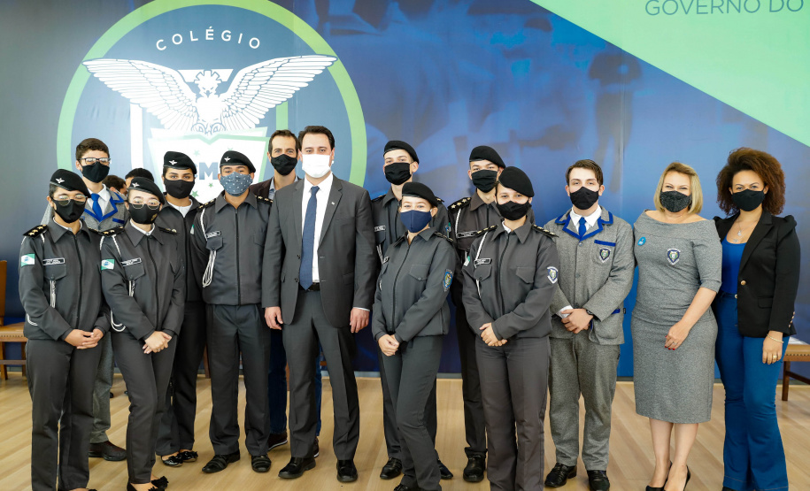 Paraná terá 215 colégios cívico-militares, maior programa do Brasil