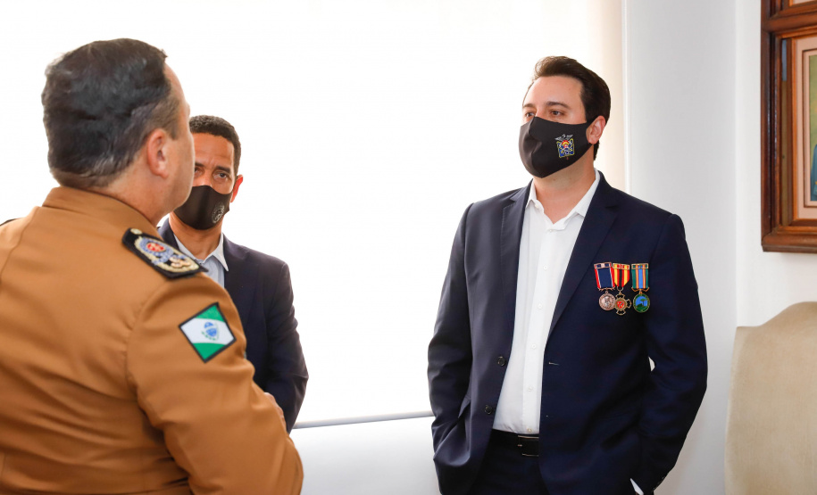 Governador entrega 15 novas viaturas para o Corpo de Bombeiros