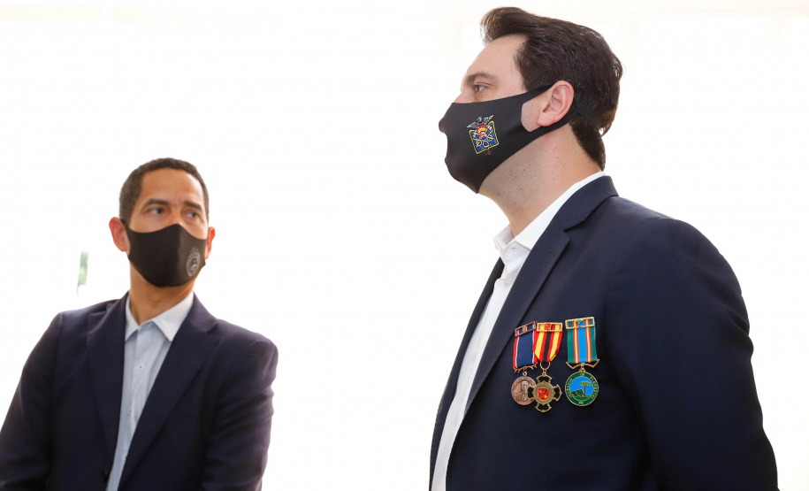 Governador entrega 15 novas viaturas para o Corpo de Bombeiros